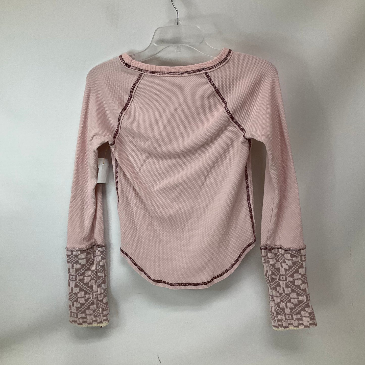 Top Long Sleeve By Free People In Pink, Size: L