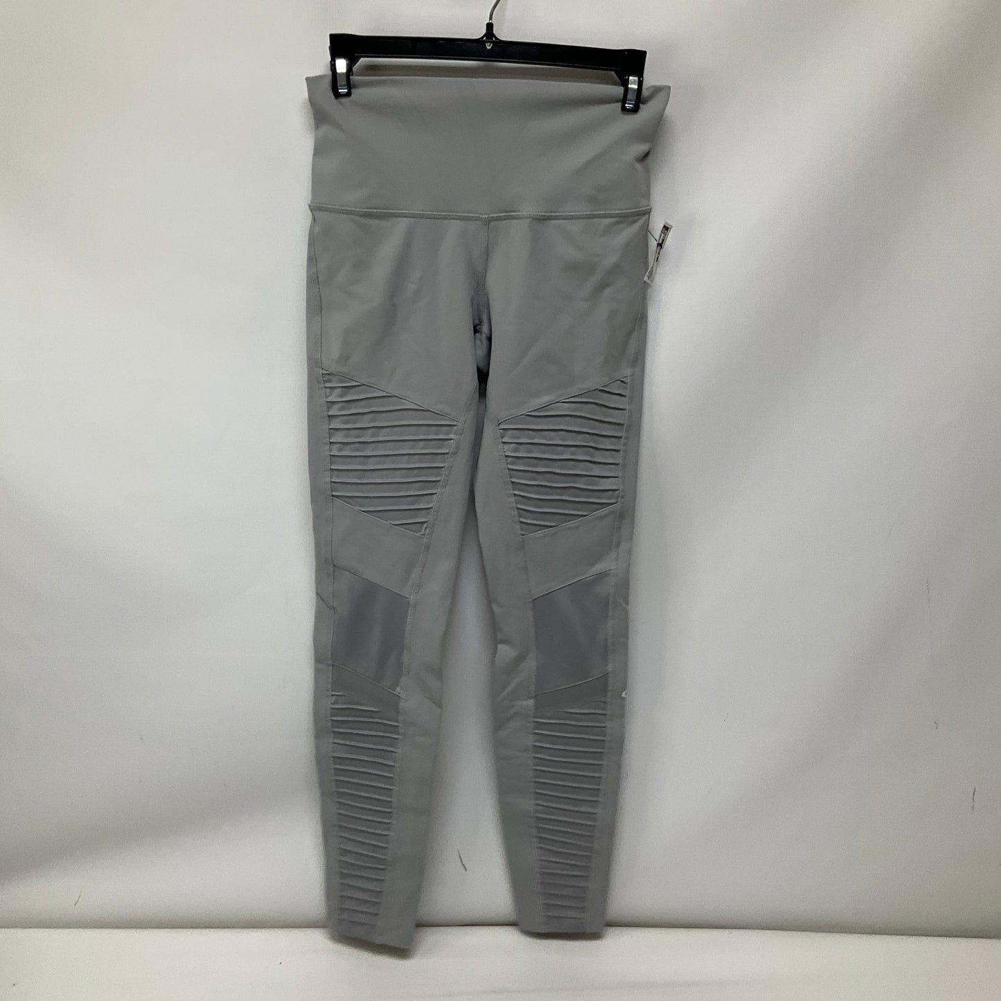 Athletic Leggings By Alo In Grey, Size: S