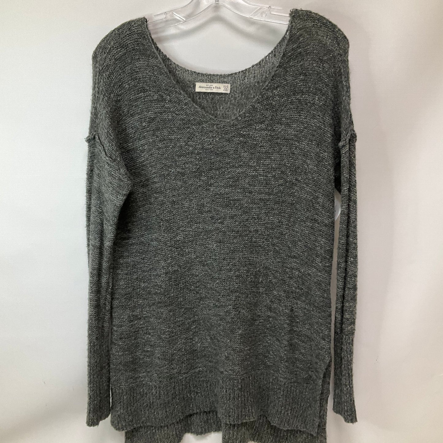 Sweater By Abercrombie And Fitch In Grey, Size: Xs