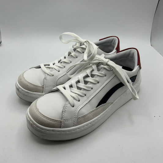 Shoes Sneakers By Cma In White, Size: 7