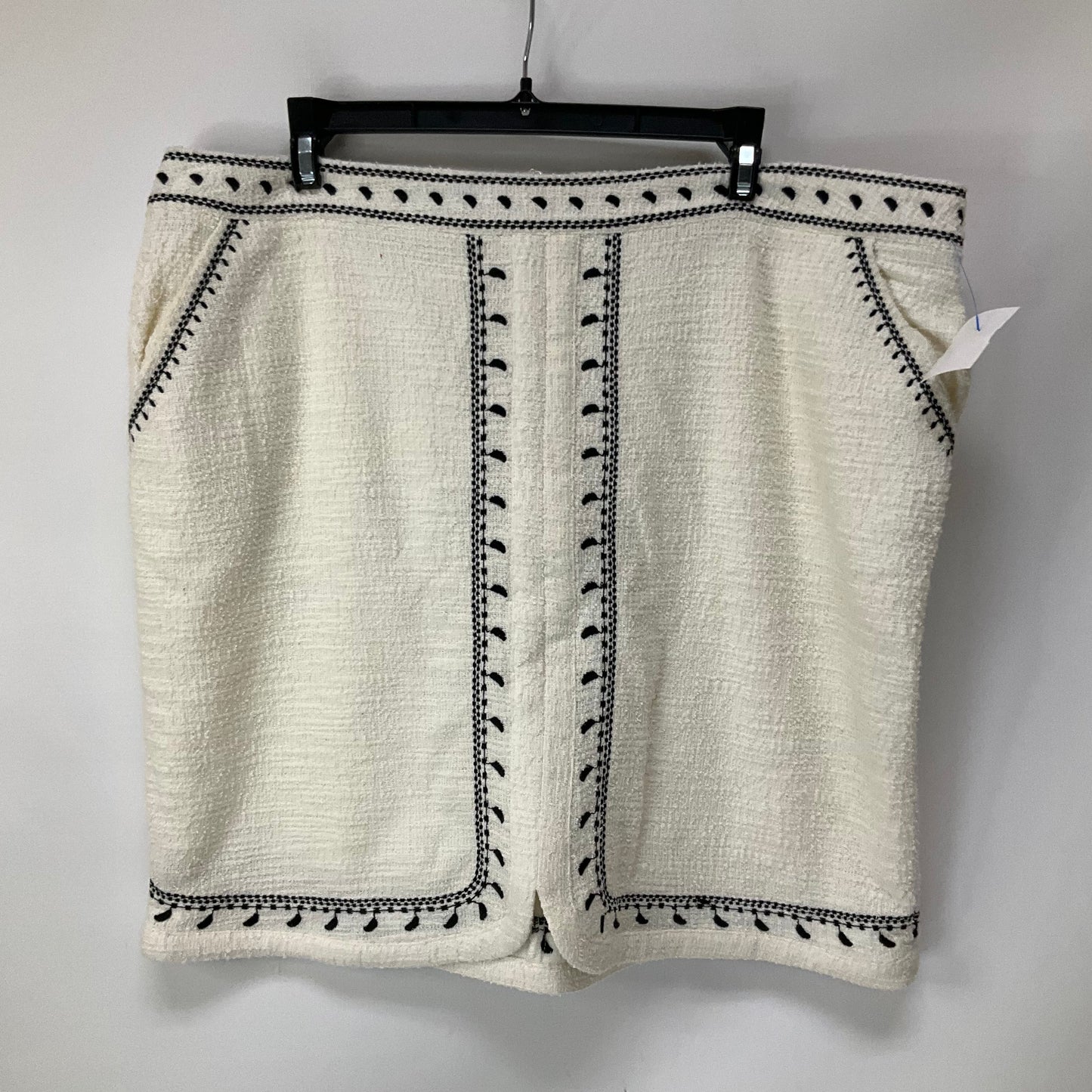 Skirt Mini & Short By Dolan Left Coast In Cream, Size: Xl