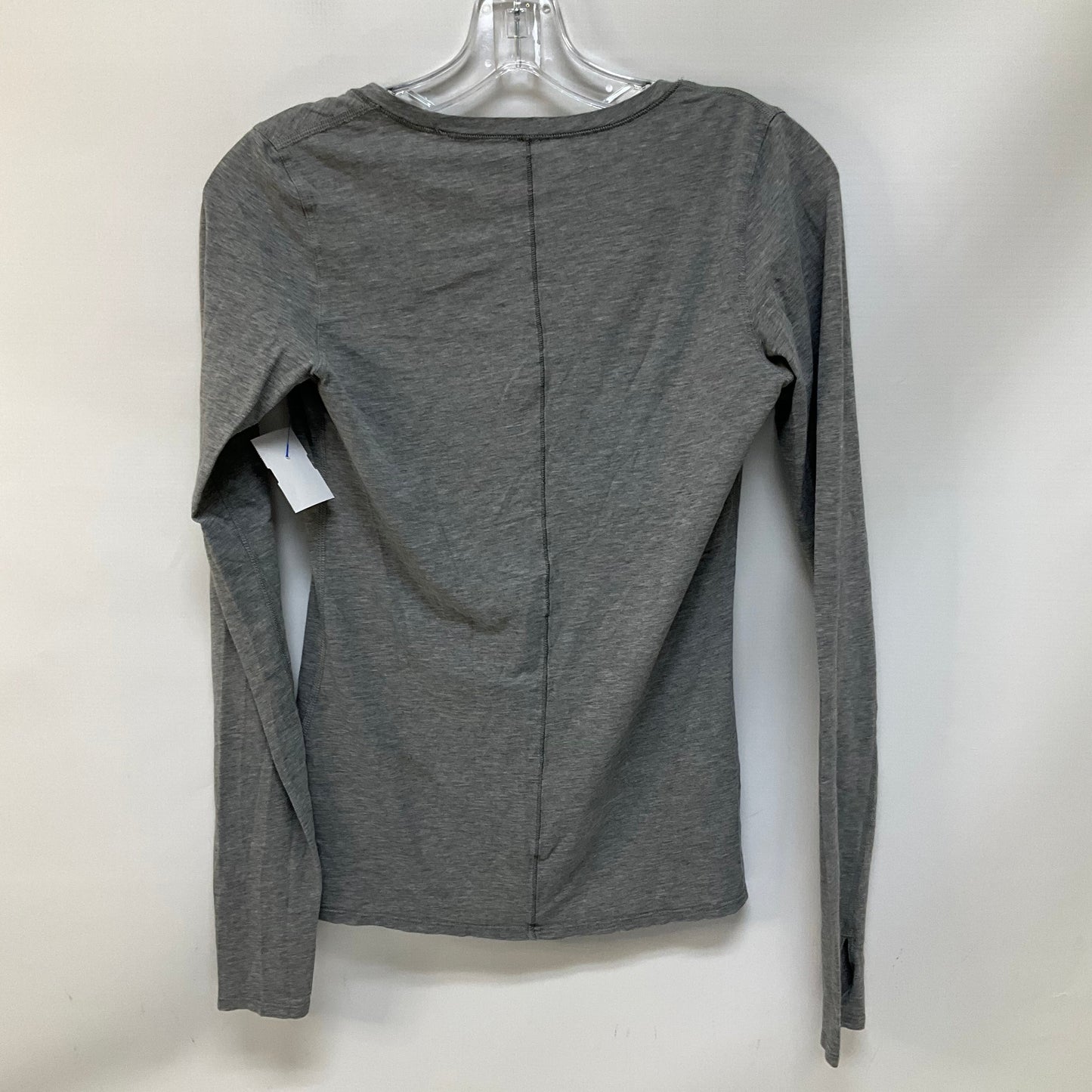 Athletic Top Long Sleeve Crewneck By Lululemon In Grey, Size: 6