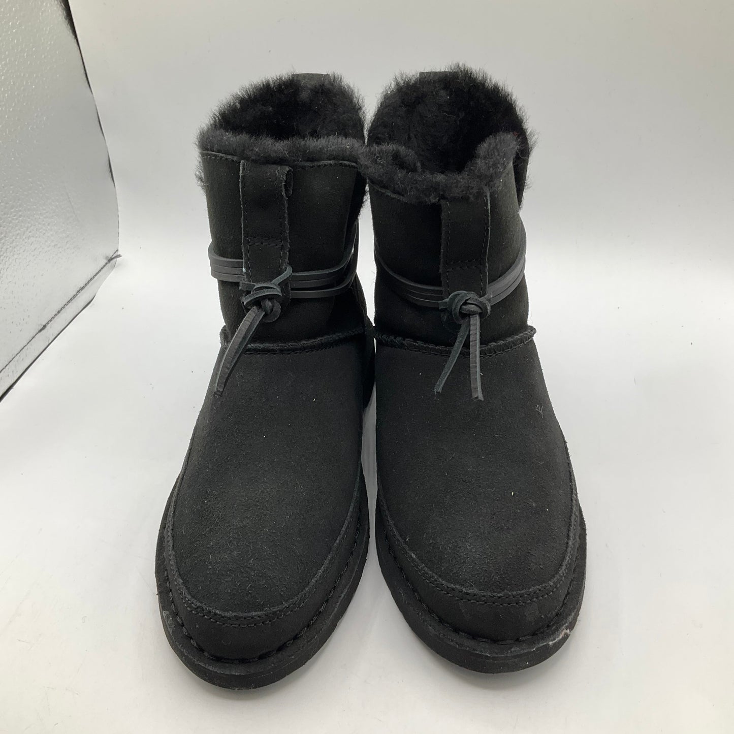 Boots Ankle Flats By Ugg In Black, Size: 8