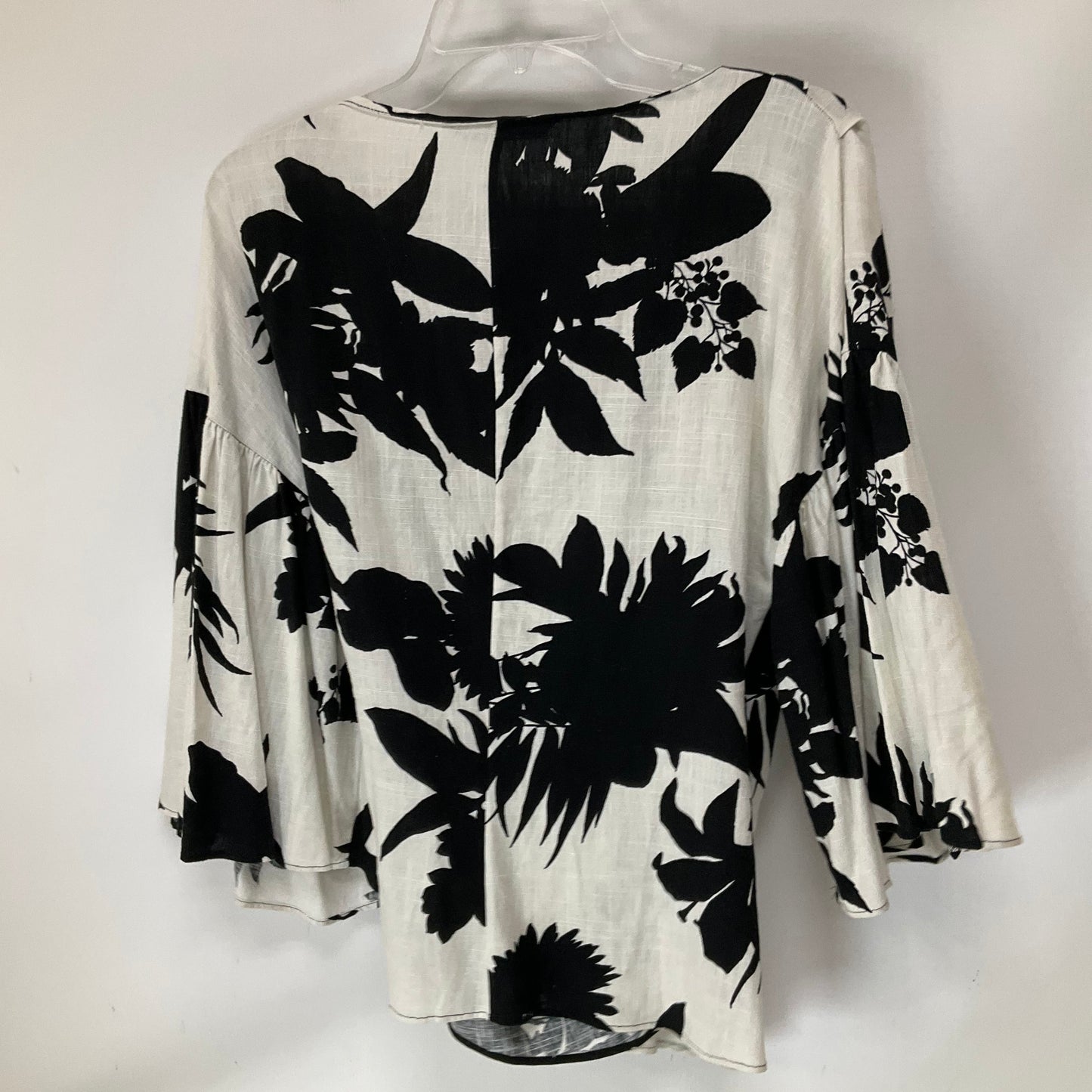 Top Long Sleeve By Zara In Black & Cream, Size: M