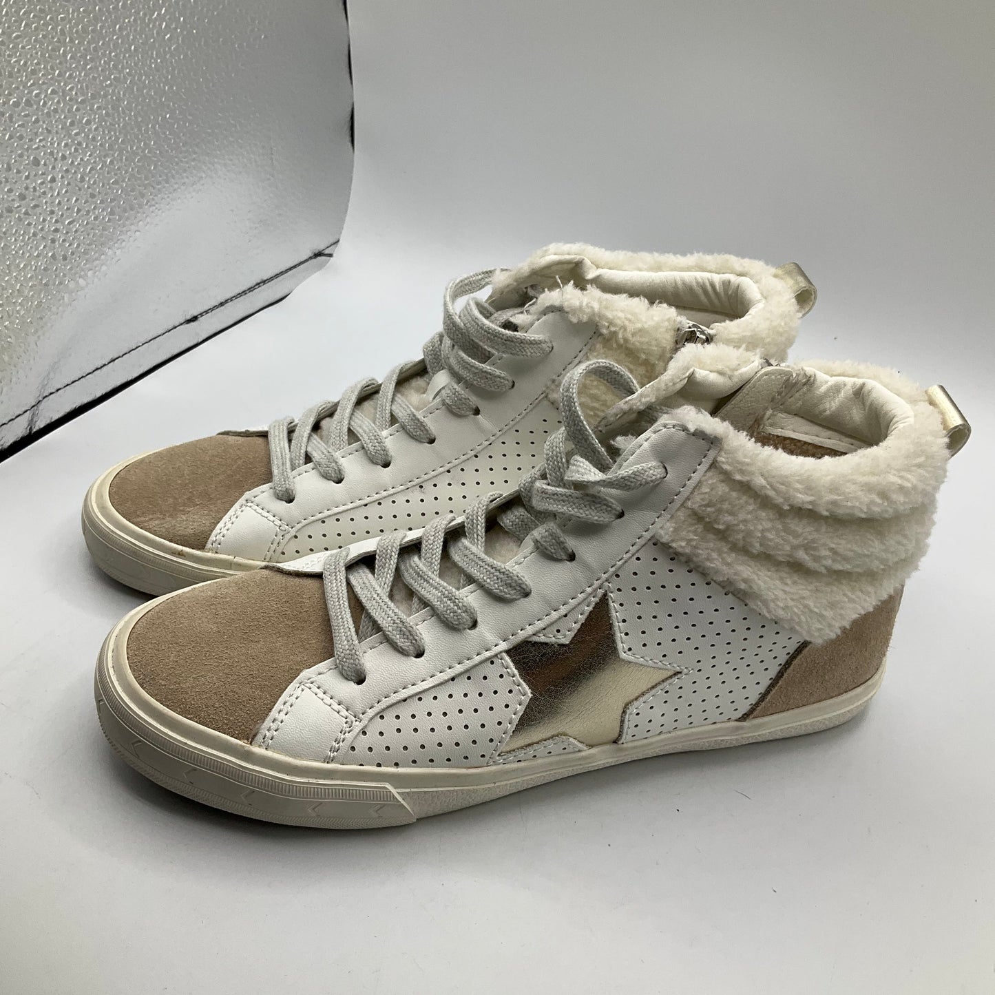 Shoes Sneakers By Vintage Havana In White, Size: 7