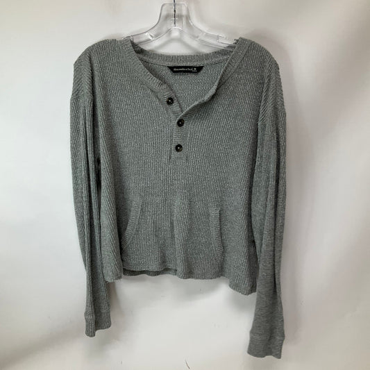 Top Long Sleeve By Abercrombie And Fitch In Grey, Size: M