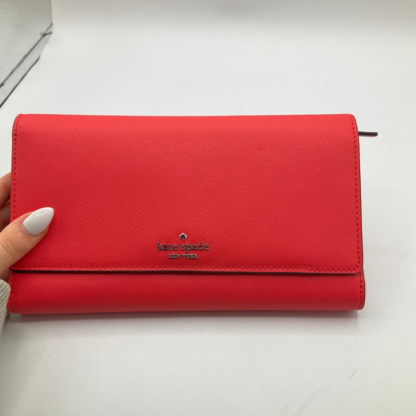 Clutch Designer By Kate Spade, Size: Medium