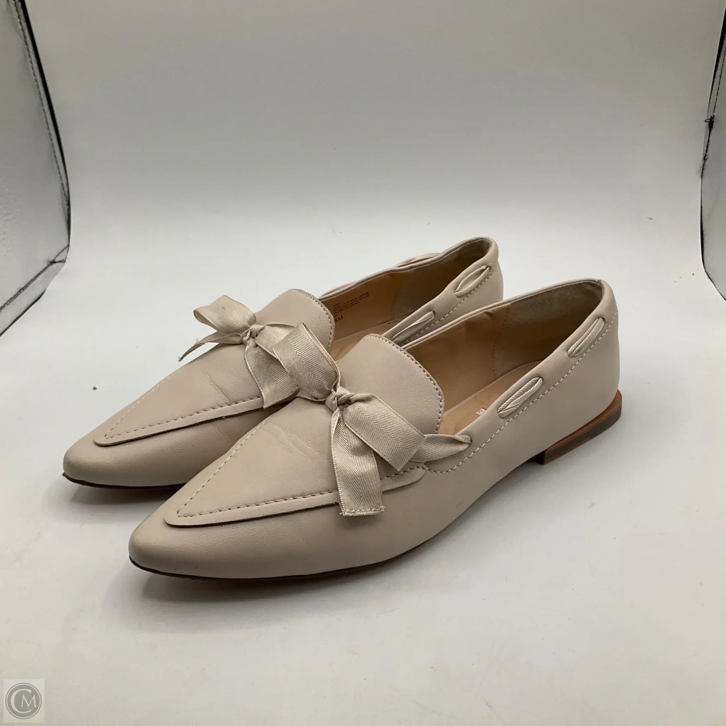Shoes Flats By Charles David In Cream, Size: 8