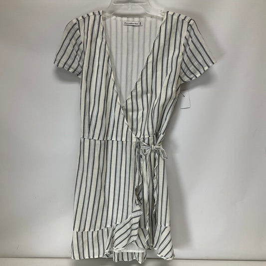 Dress Casual Short By Abercrombie And Fitch  Size: M