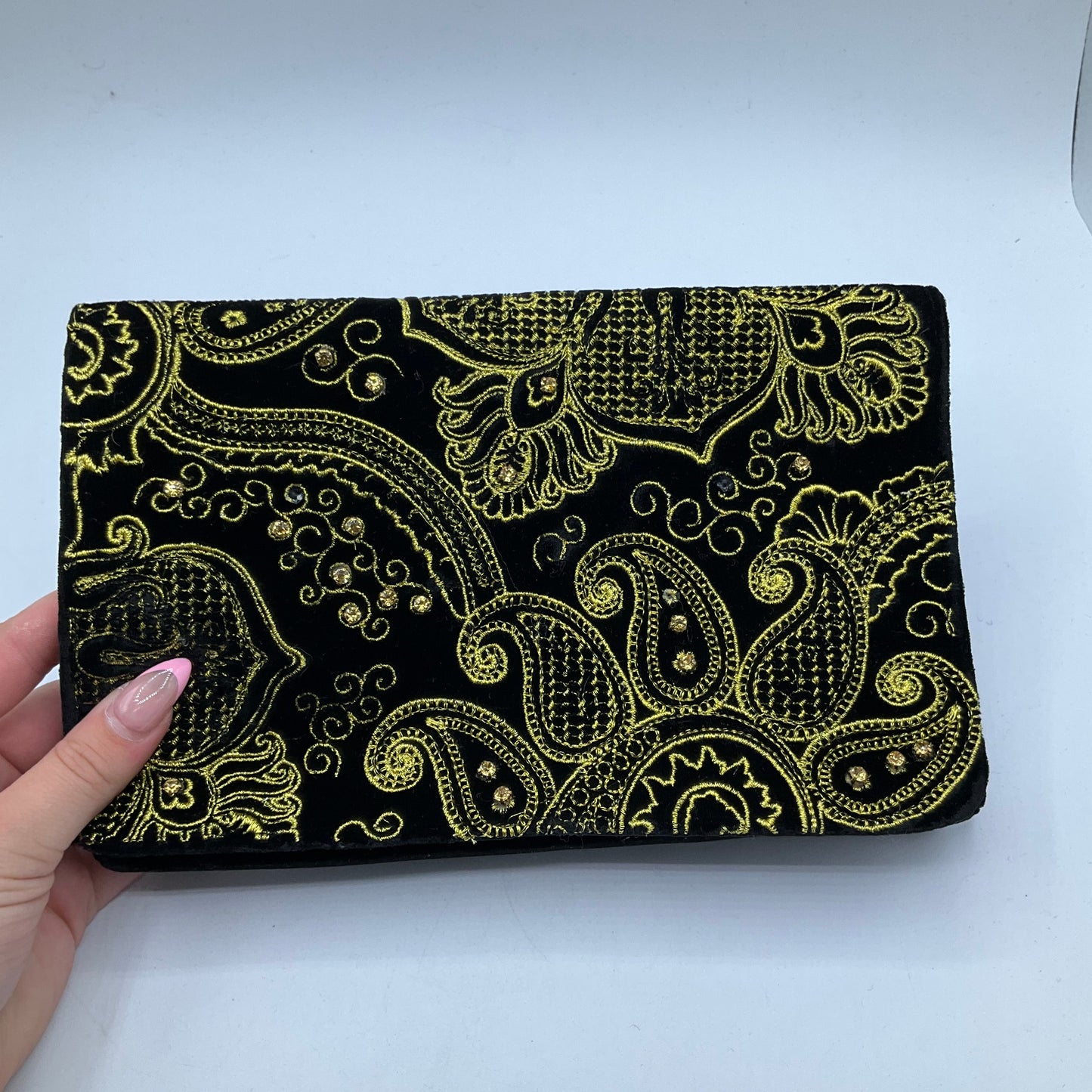 Clutch By Clothes Mentor, Size: Medium