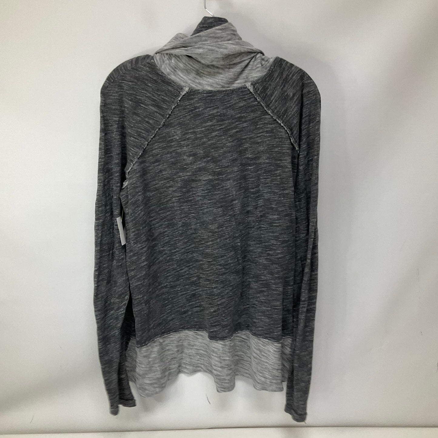 Top Long Sleeve By Free People In Grey, Size: M