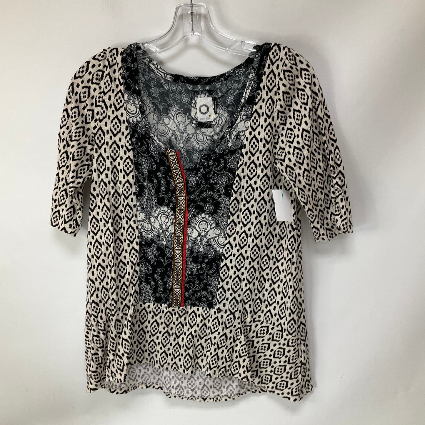 Top Short Sleeve By Akemi And Kin In Black & Cream, Size: S