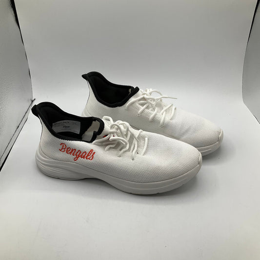 Shoes Sneakers By Clothes Mentor In White, Size: 10