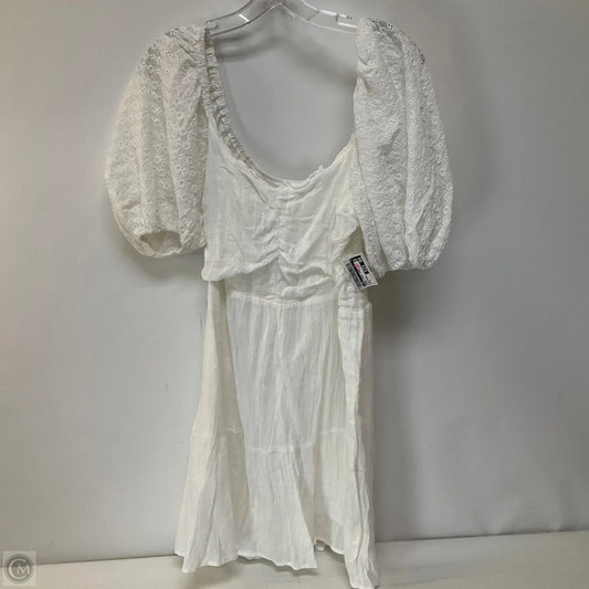 Dress Casual Short By Cma In White, Size: L