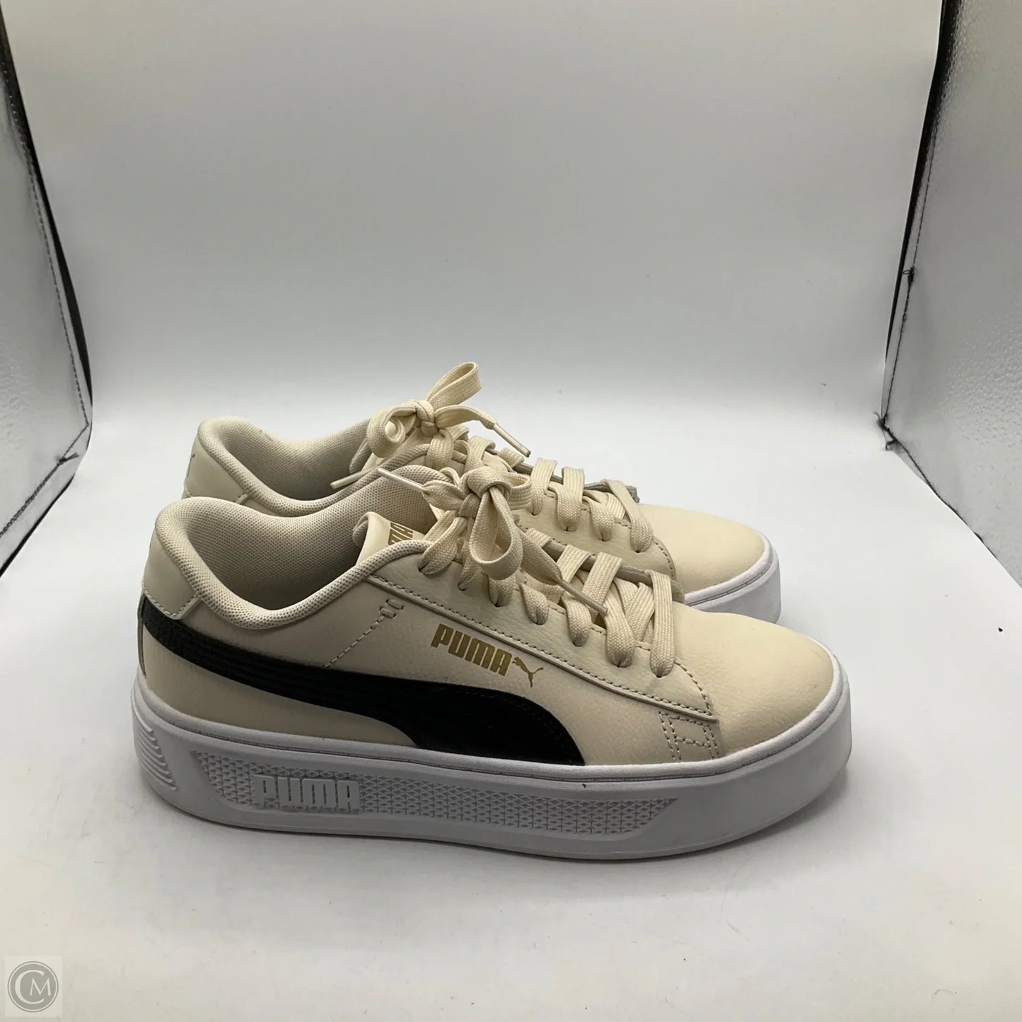 Shoes Sneakers By Puma In Cream, Size: 5