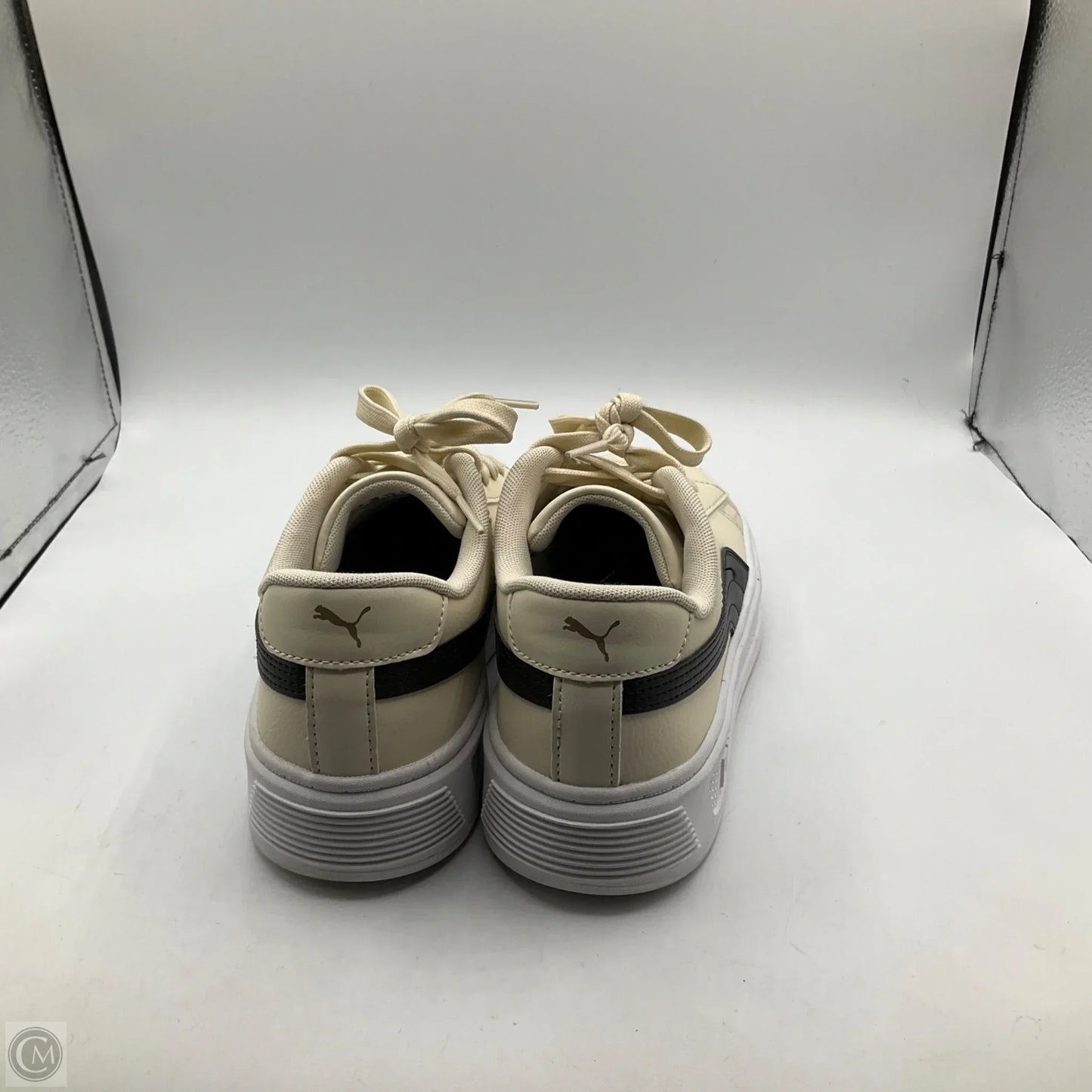 Shoes Sneakers By Puma In Cream, Size: 5