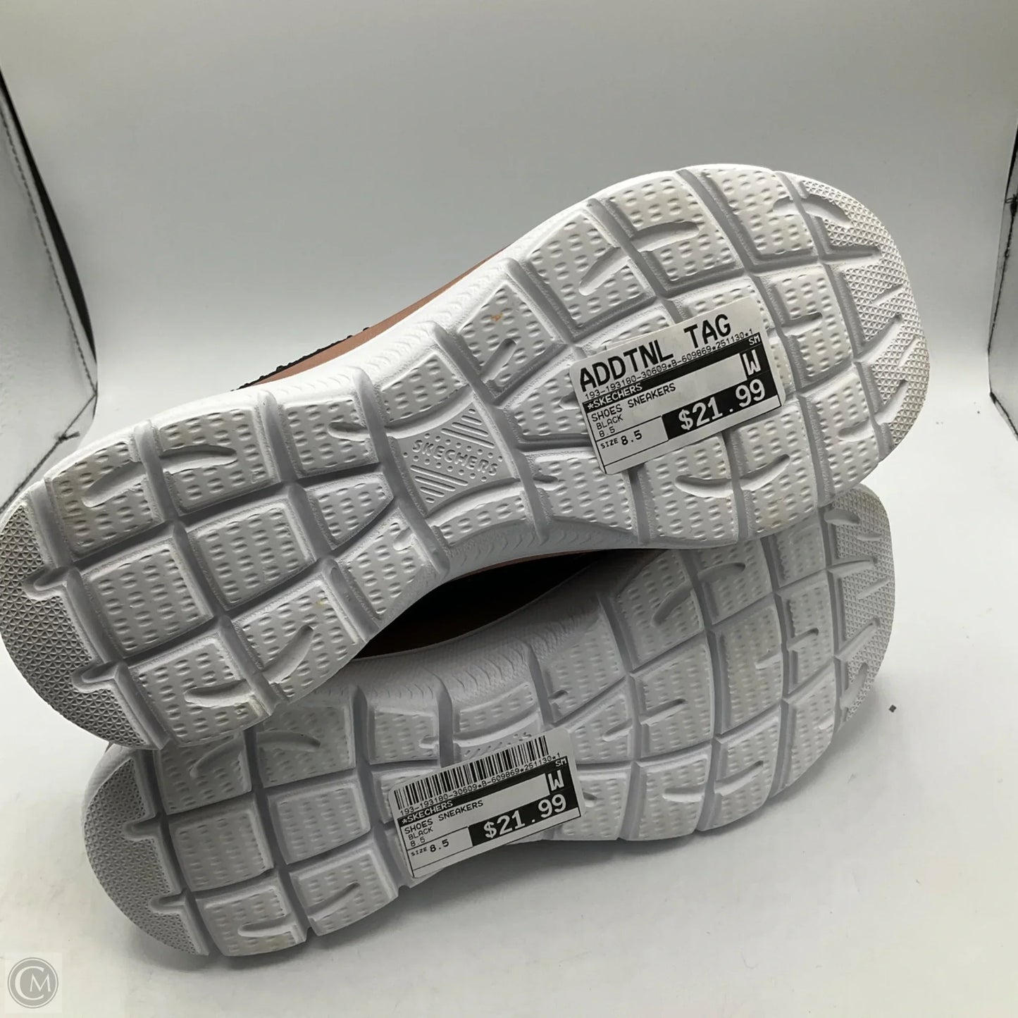 Shoes Sneakers By Skechers In Black, Size: 8.5