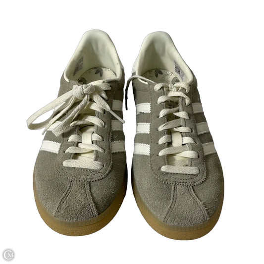 Shoes Sneakers By Adidas In Grey, Size: 7.5