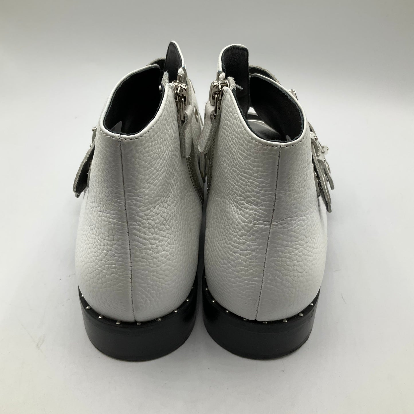 White Boots Ankle Flats Cma, Size 9