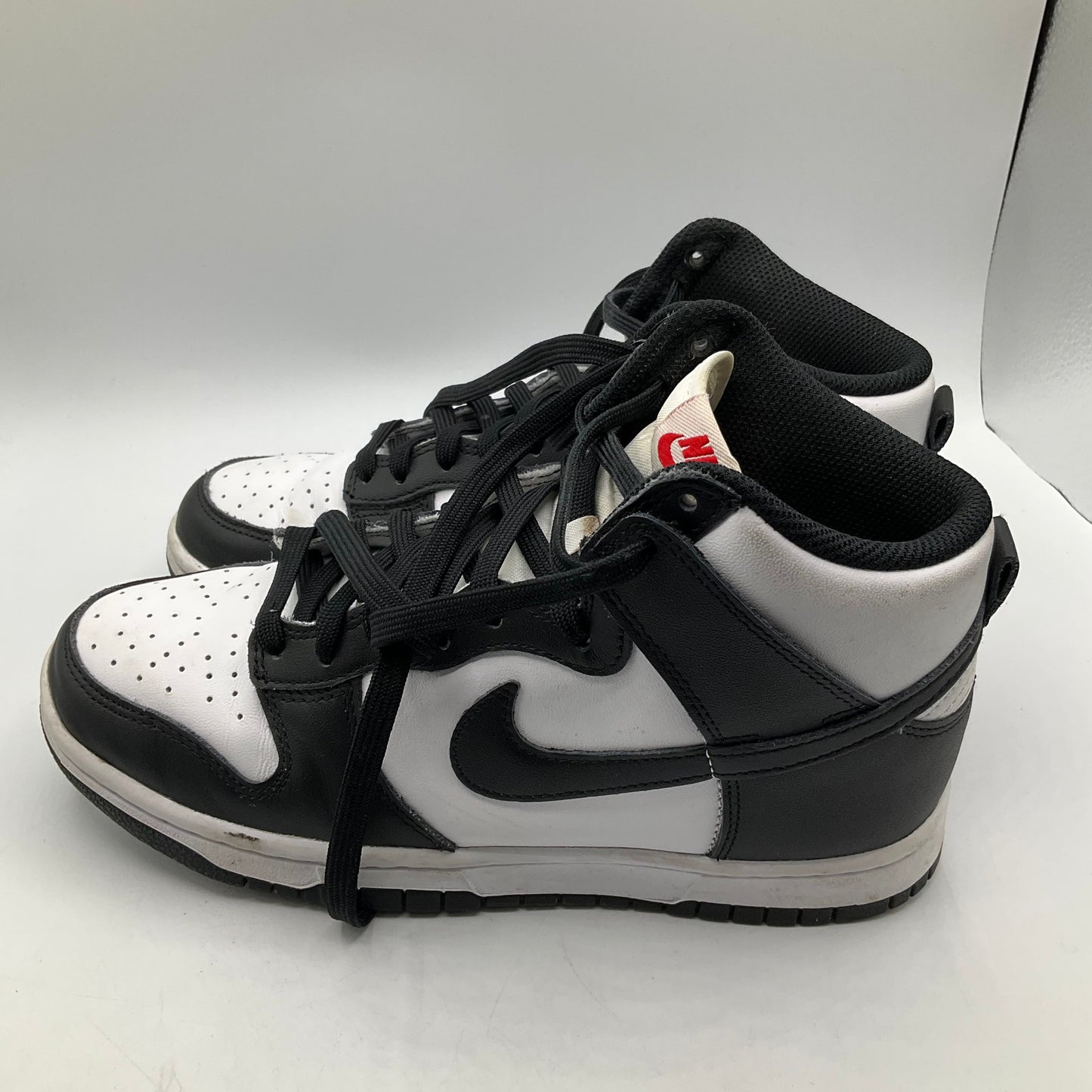 Shoes Sneakers By Nike In Black & White, Size: 7.5