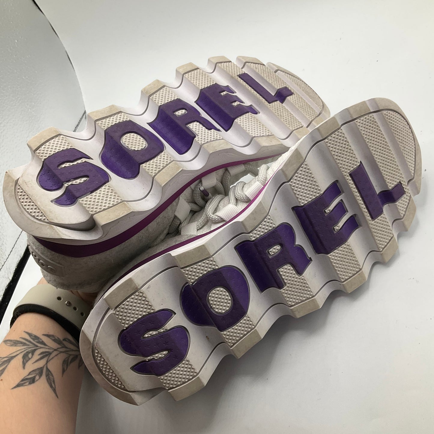 Shoes Sneakers By Sorel  Size: 7.5