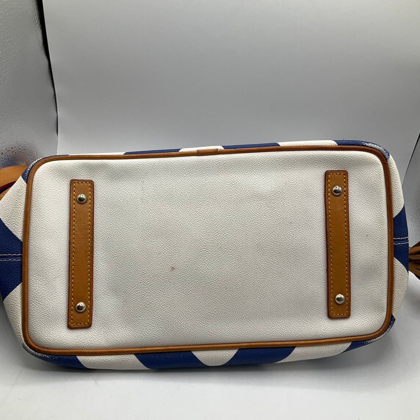 Handbag Designer Dooney And Bourke, Size Large