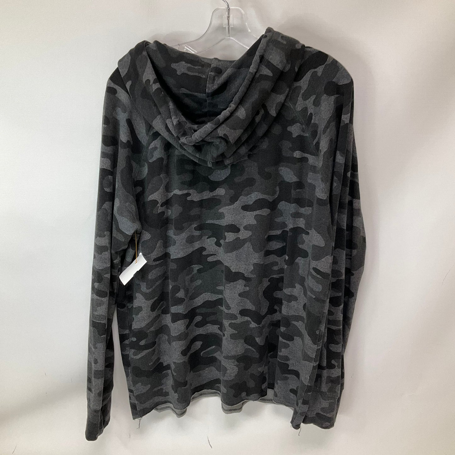 Sweatshirt Hoodie By Sundry In Camouflage Print, Size: Xl