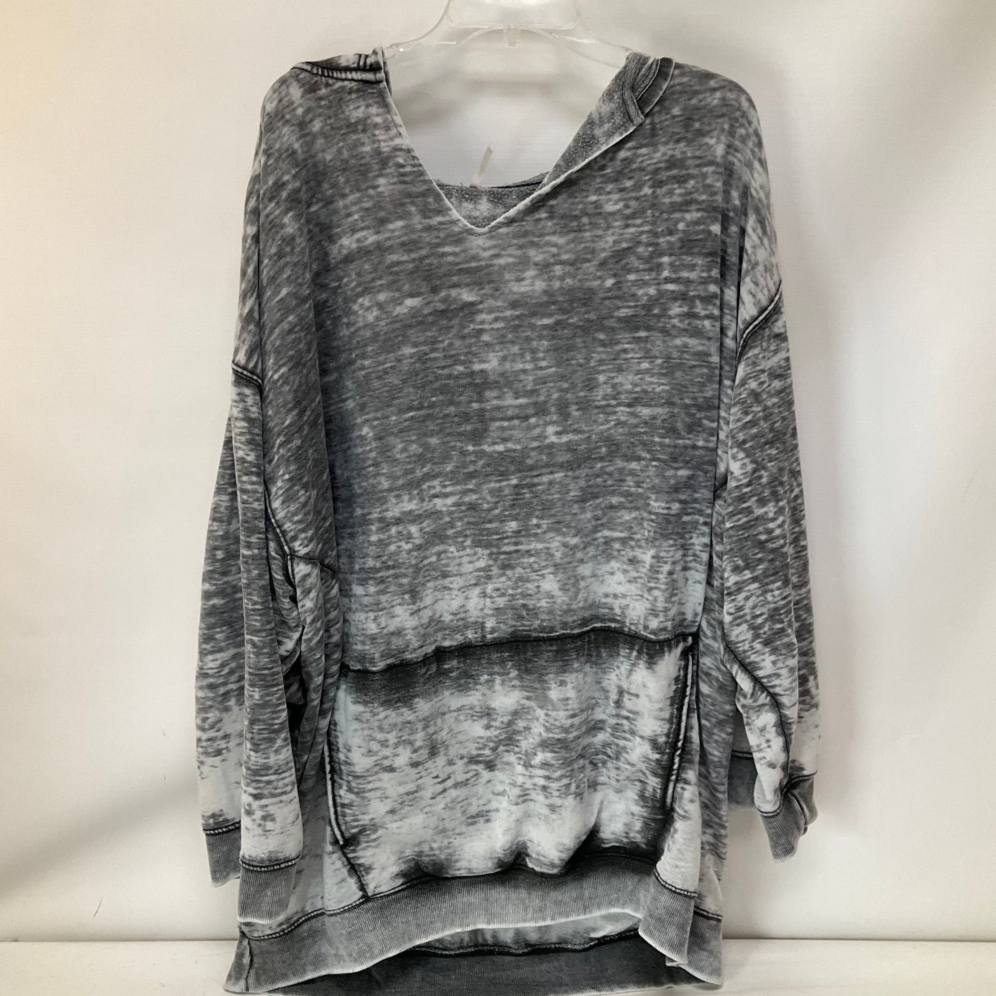 Top Long Sleeve By Free People In Grey, Size: L