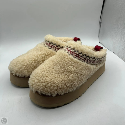 Shoes Designer By Ugg In Cream, Size: 9