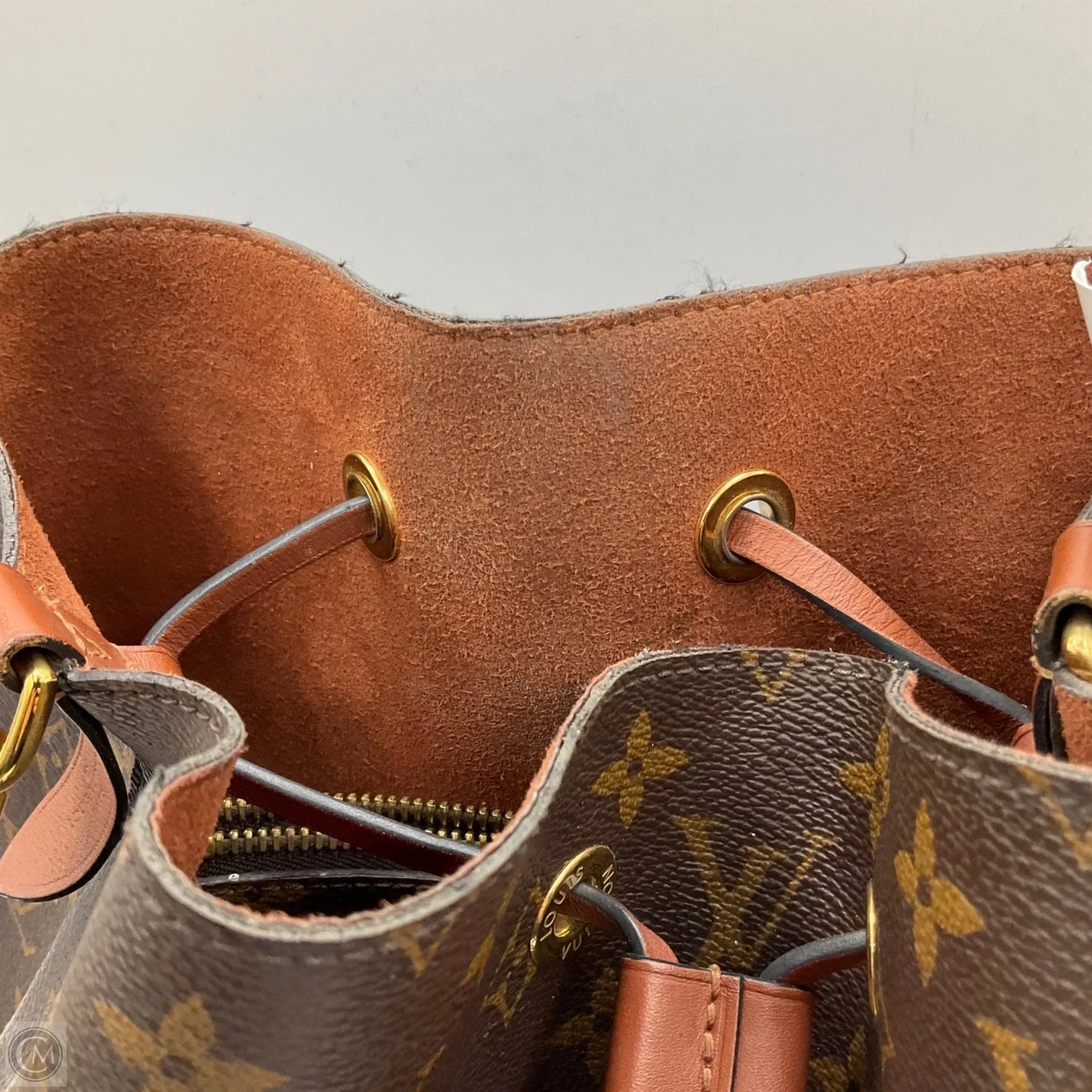 Handbag Luxury Designer By Louis Vuitton, Size: Medium