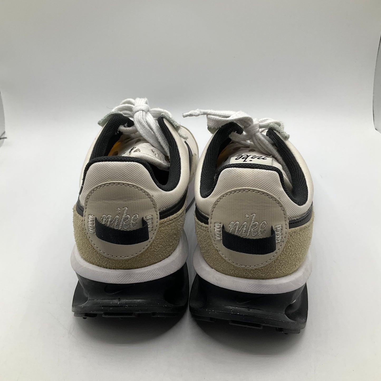 Shoes Athletic By Nike In Tan & White, Size: 6.5