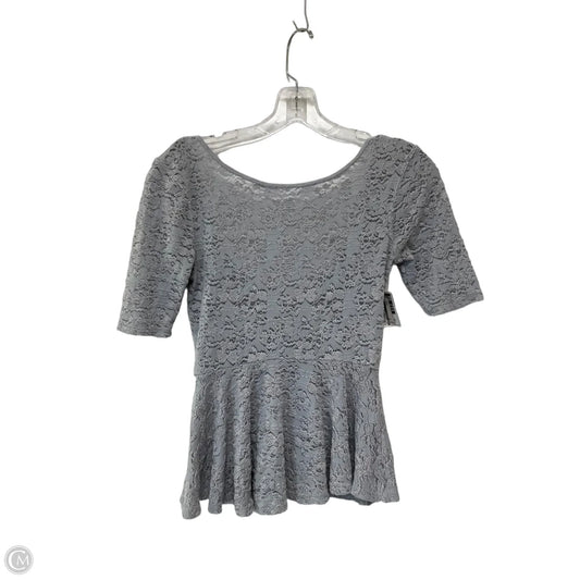Top Short Sleeve By Free People In Grey, Size: Xs