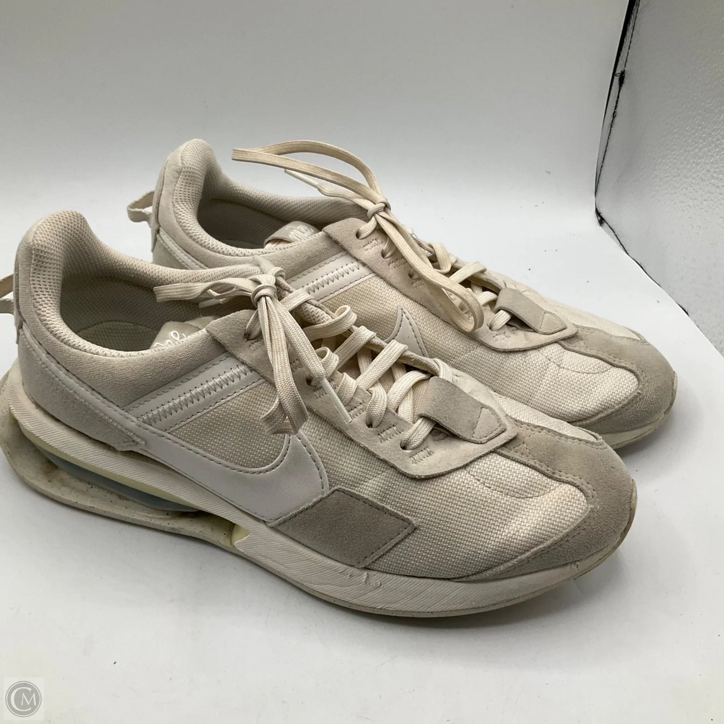 Shoes Sneakers By Nike In Beige, Size: 10