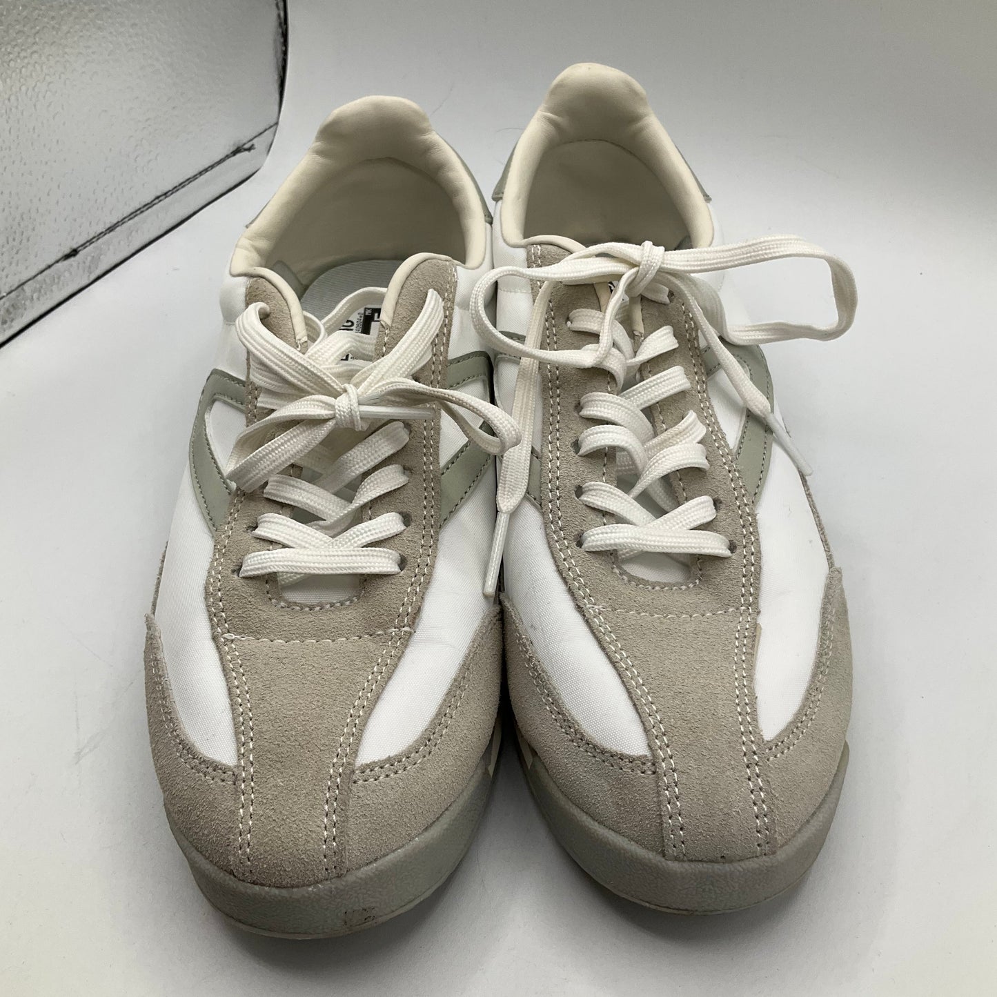 White Shoes Sneakers Cmb, Size 6.5