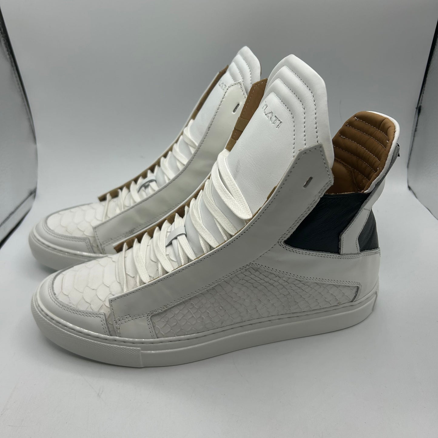 White Shoes Luxury Designer Cma, Size 12