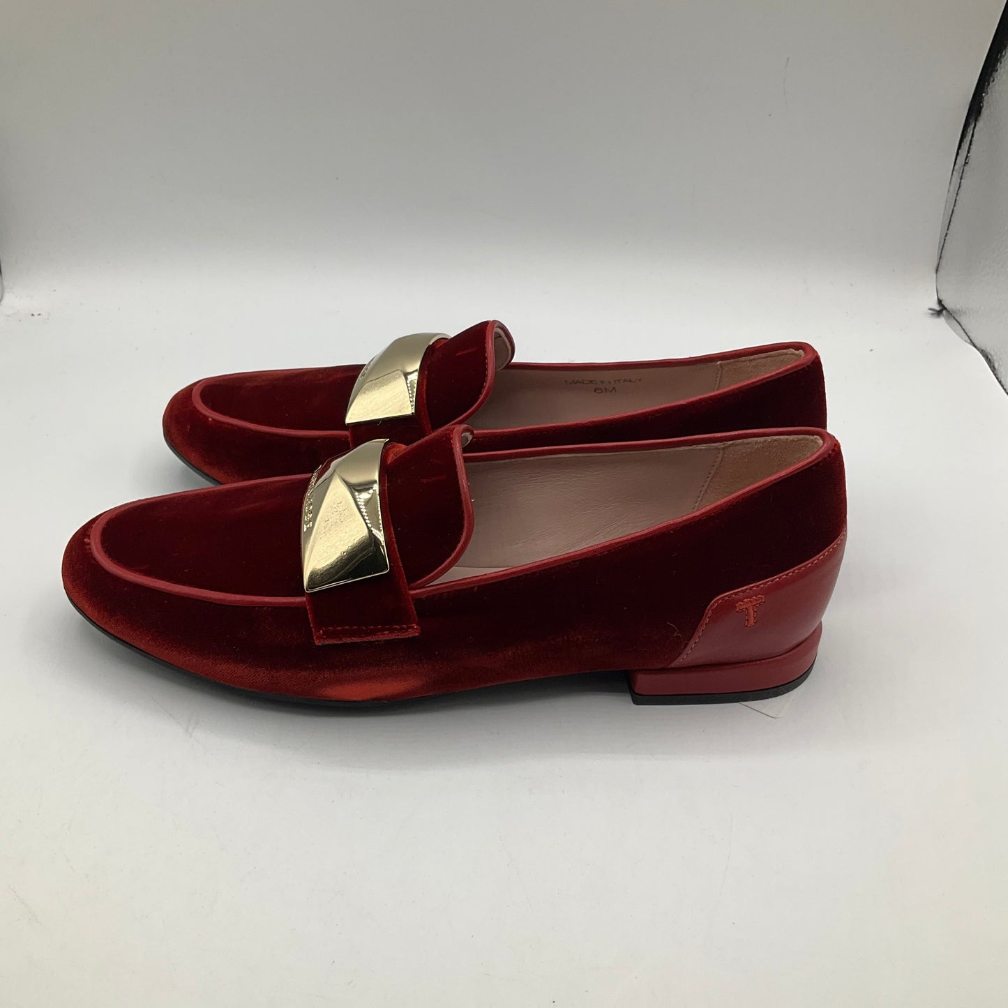 Red Shoes Flats Taryn Rose, Size 6