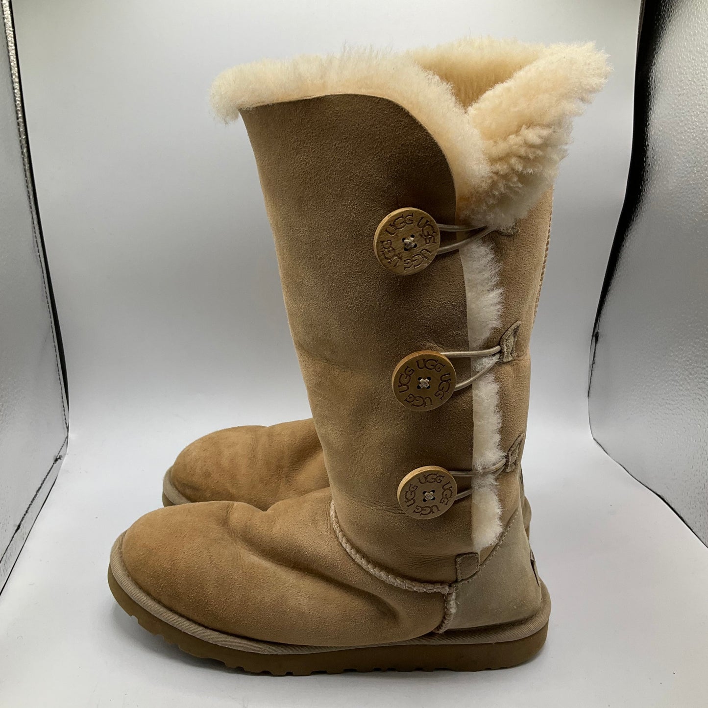 Tan Boots Snow Ugg, Size 8