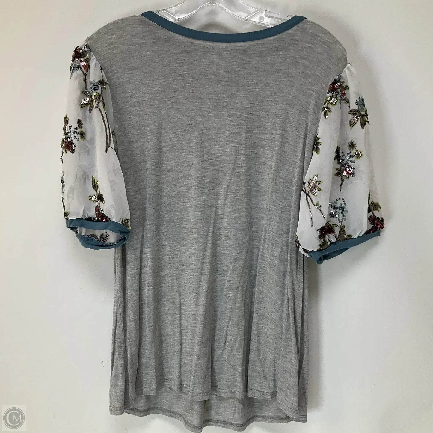 Top Short Sleeve By Tiny In Grey, Size: L