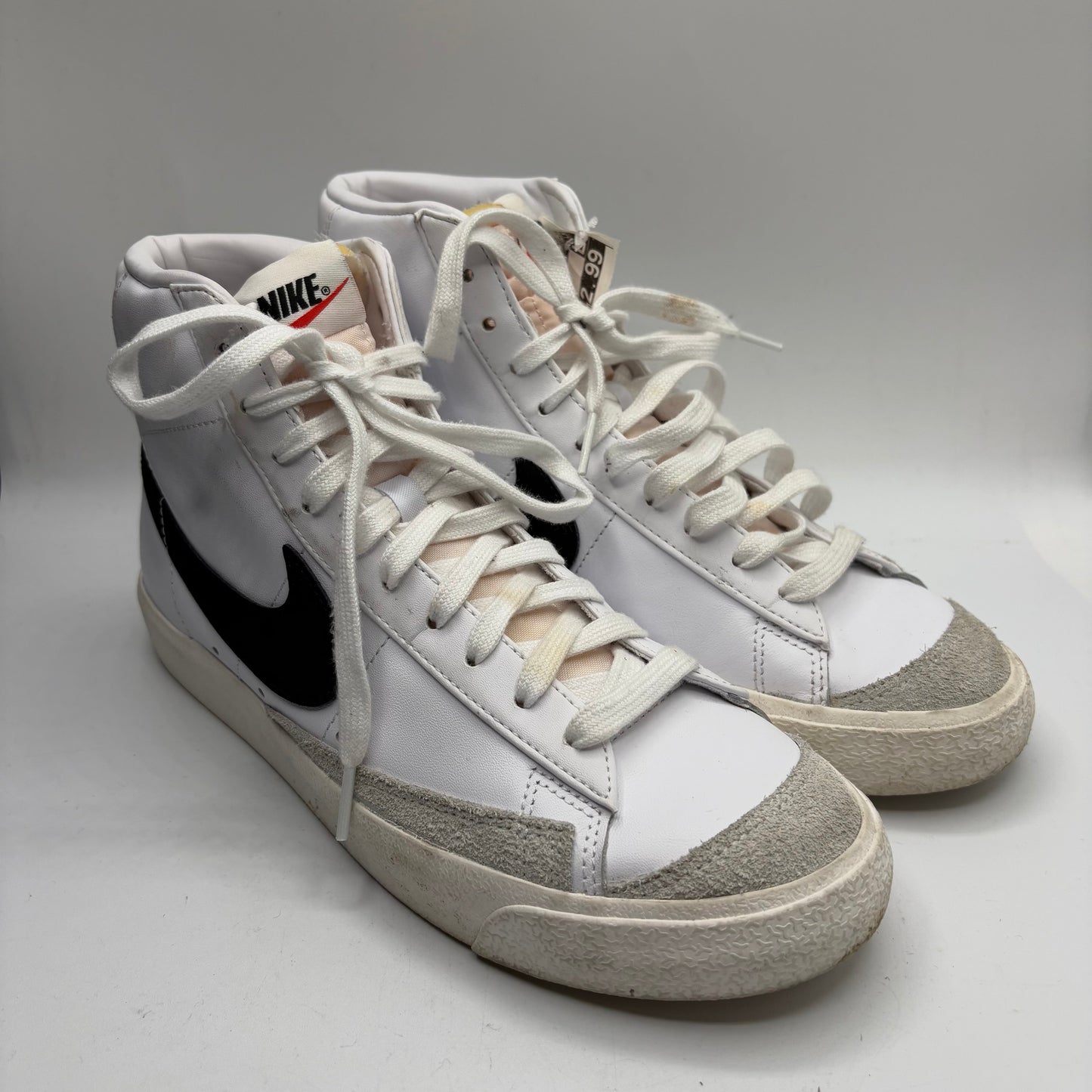 Shoes Sneakers By Nike In White, Size: 9.5