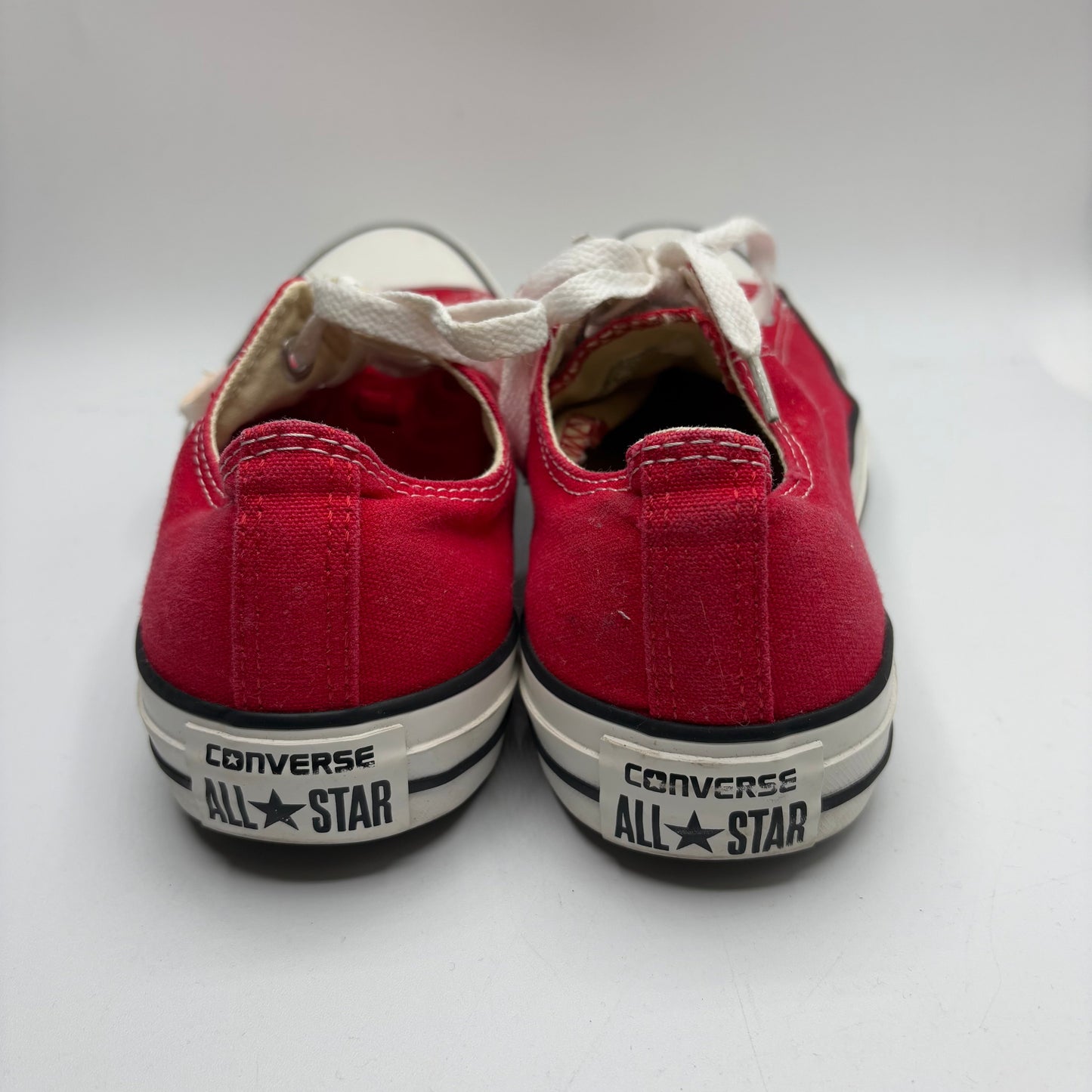 Shoes Sneakers By Converse In Red & White, Size: 9