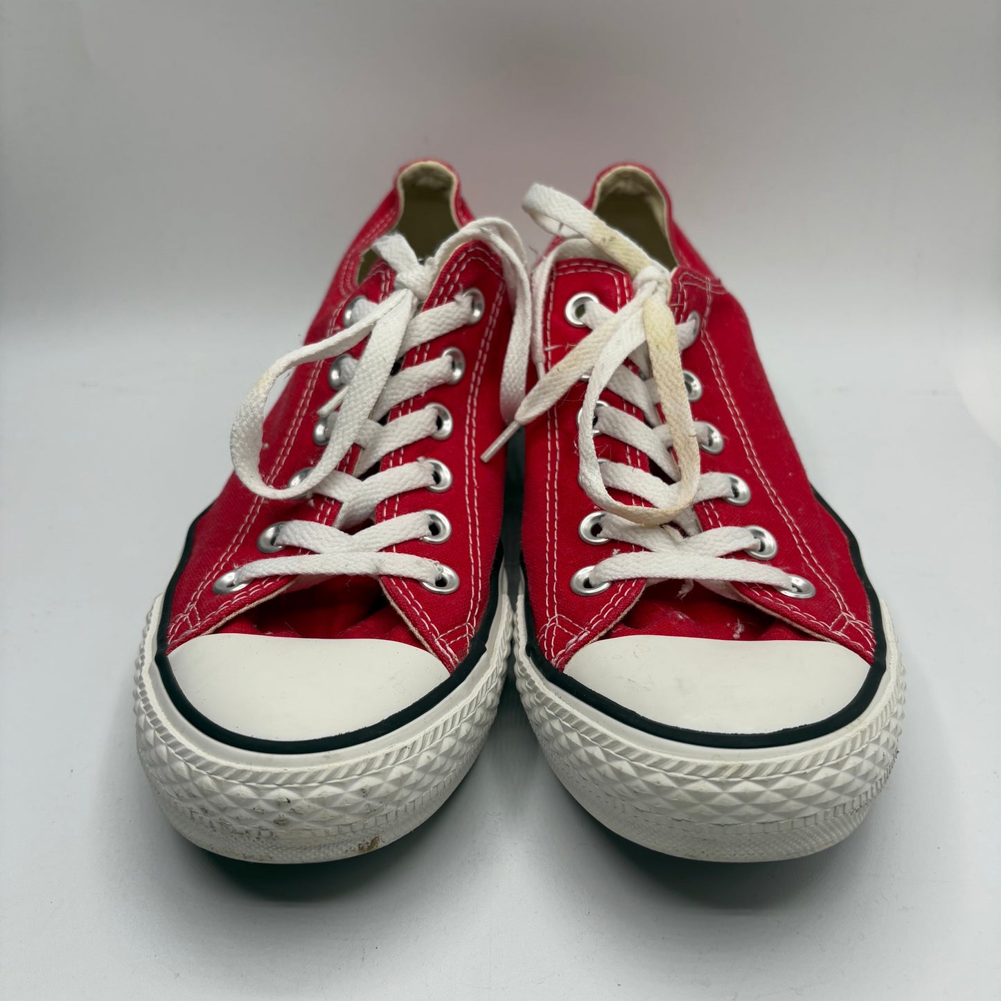 Shoes Sneakers By Converse In Red & White, Size: 9