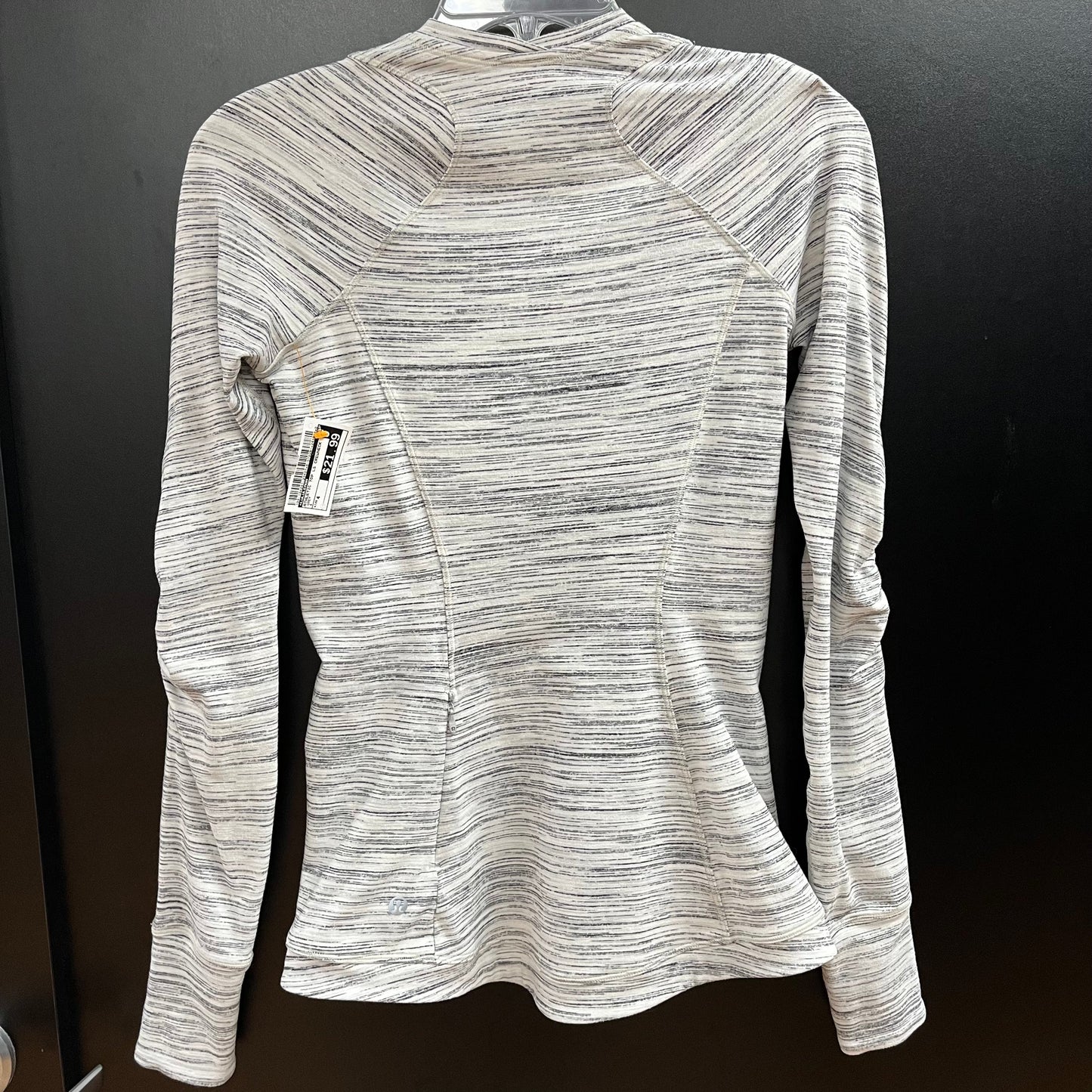 Athletic Top Long Sleeve Crewneck By Lululemon In Grey, Size: 4