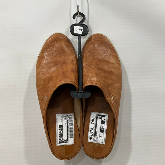 Beige Shoes Flats Frye, Size 7.5