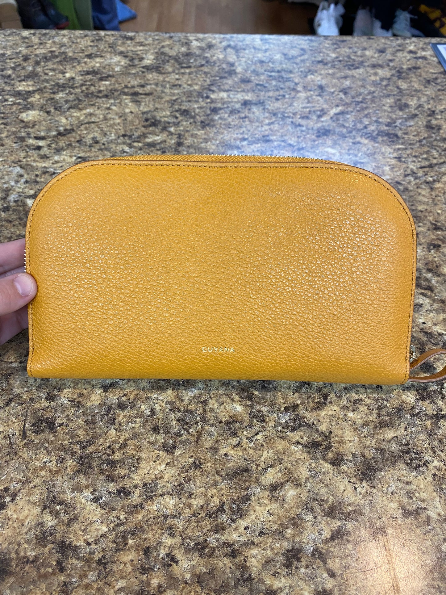 Wallet Leather By Cuyana, Size: Medium