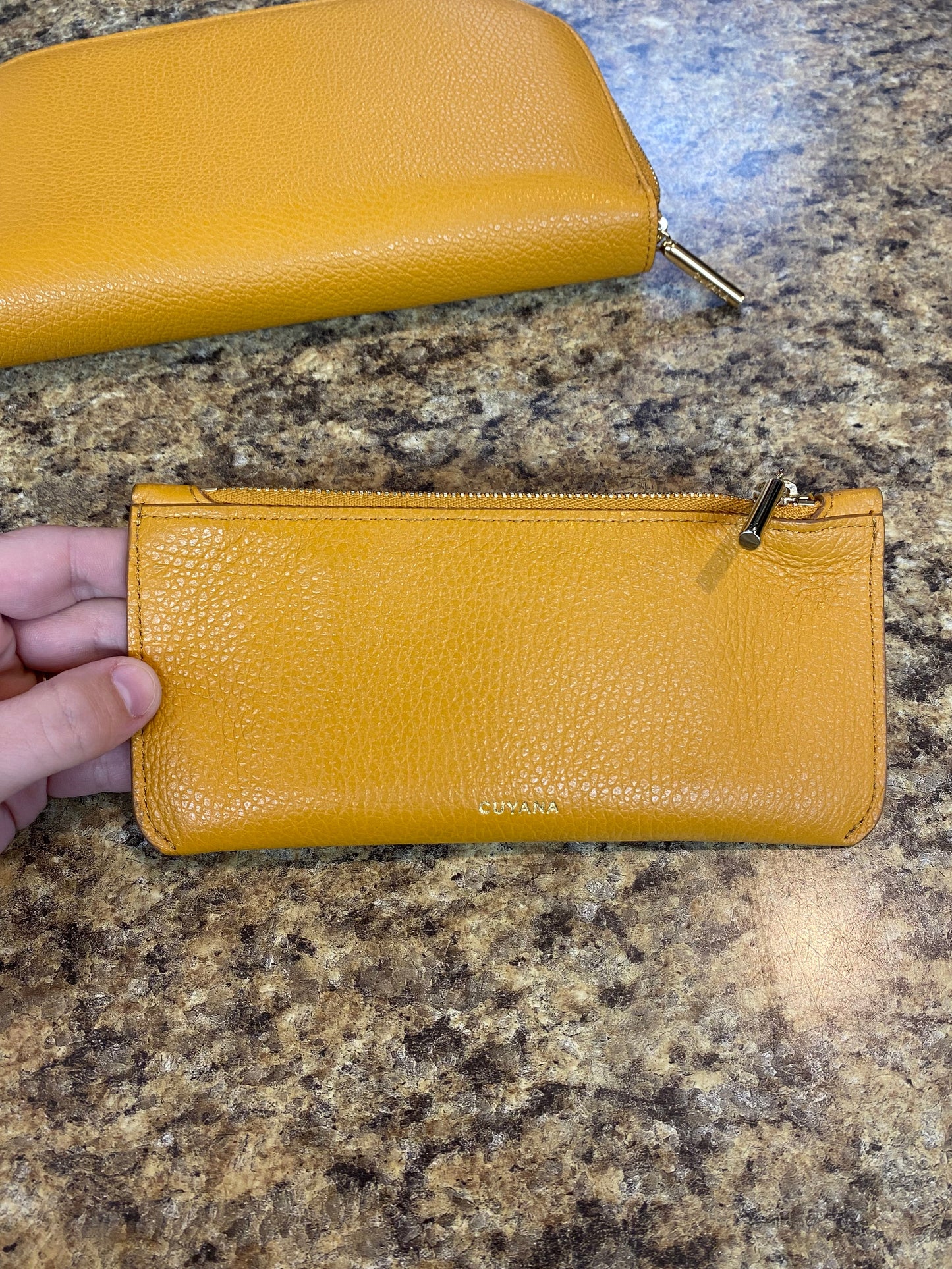 Wallet Leather By Cuyana, Size: Medium