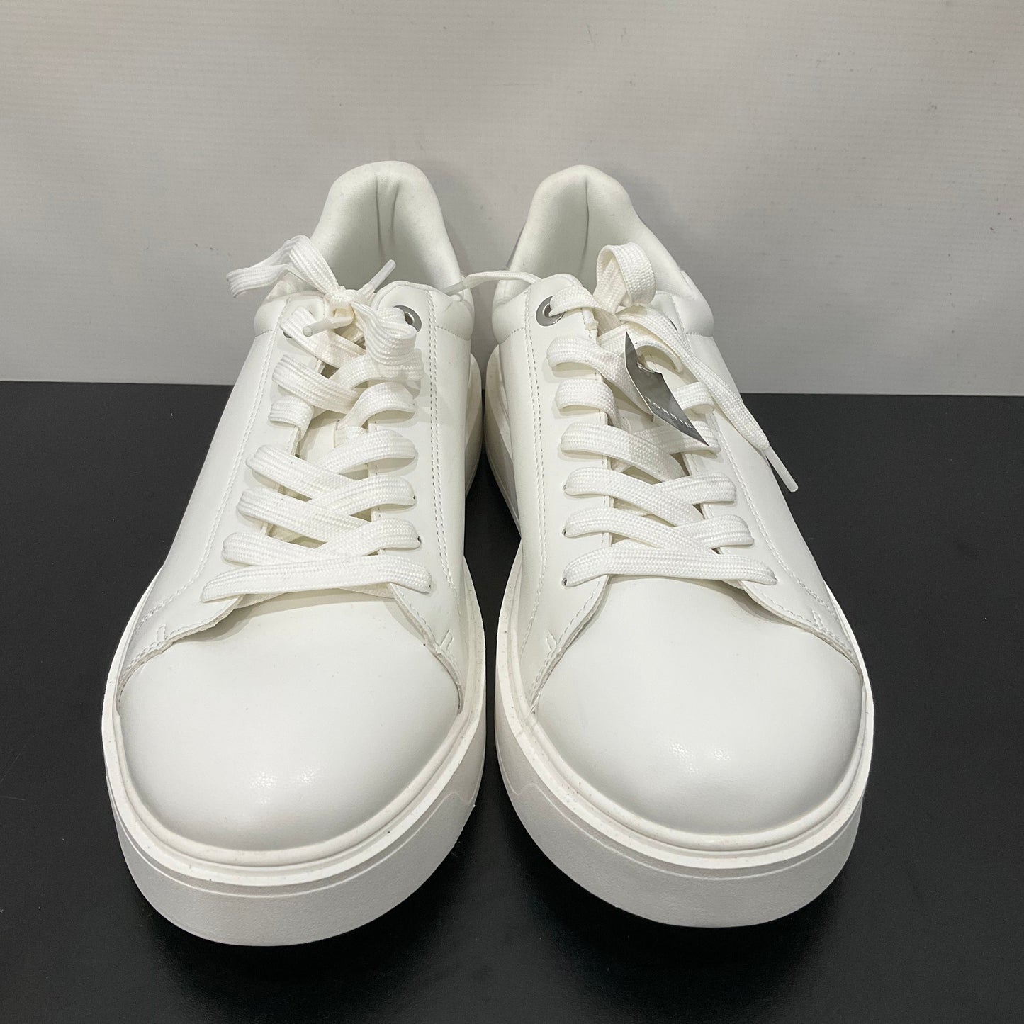 White Shoes Athletic Torrid, Size 12