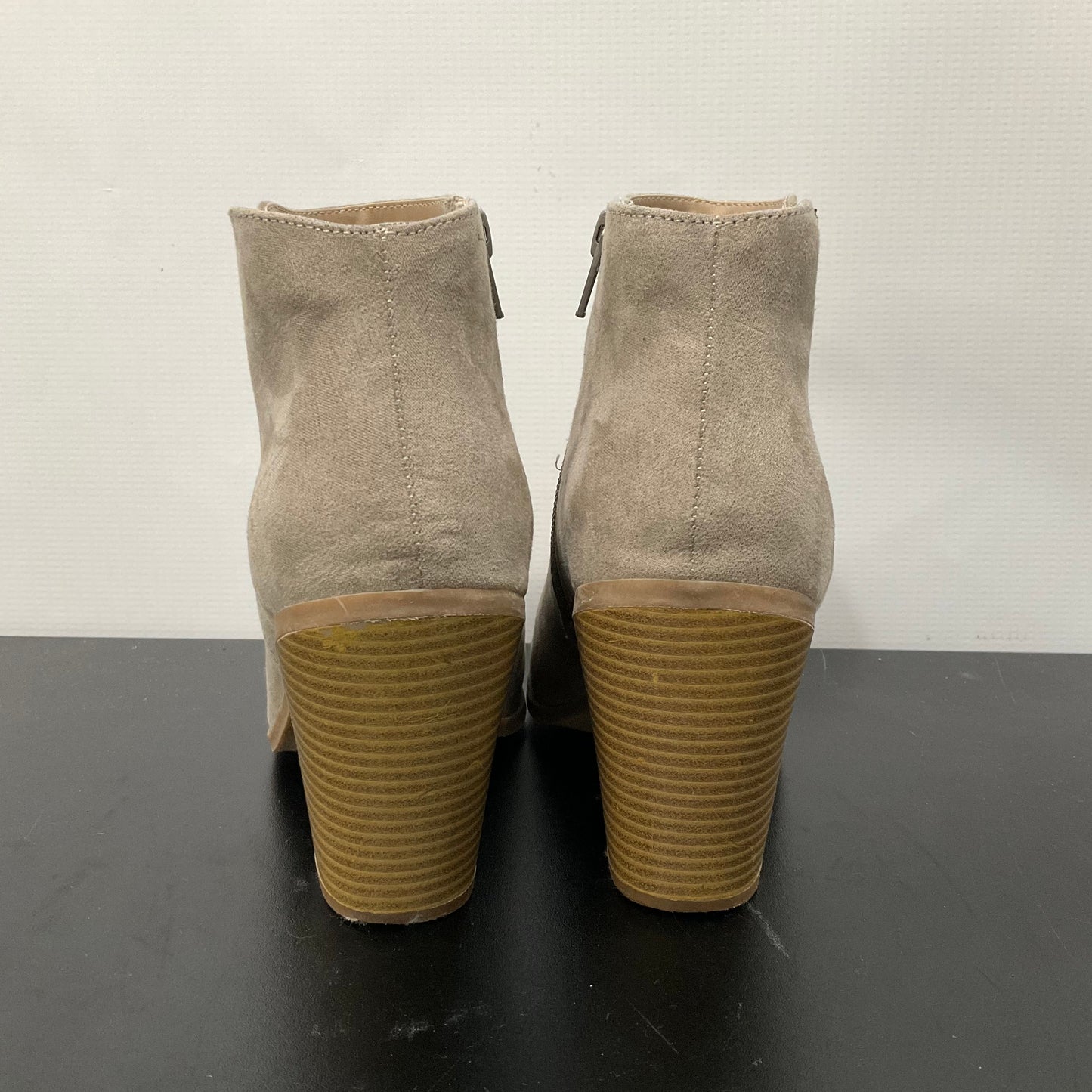 Boots Ankle Heels By Banana Republic In Brown, Size: 8