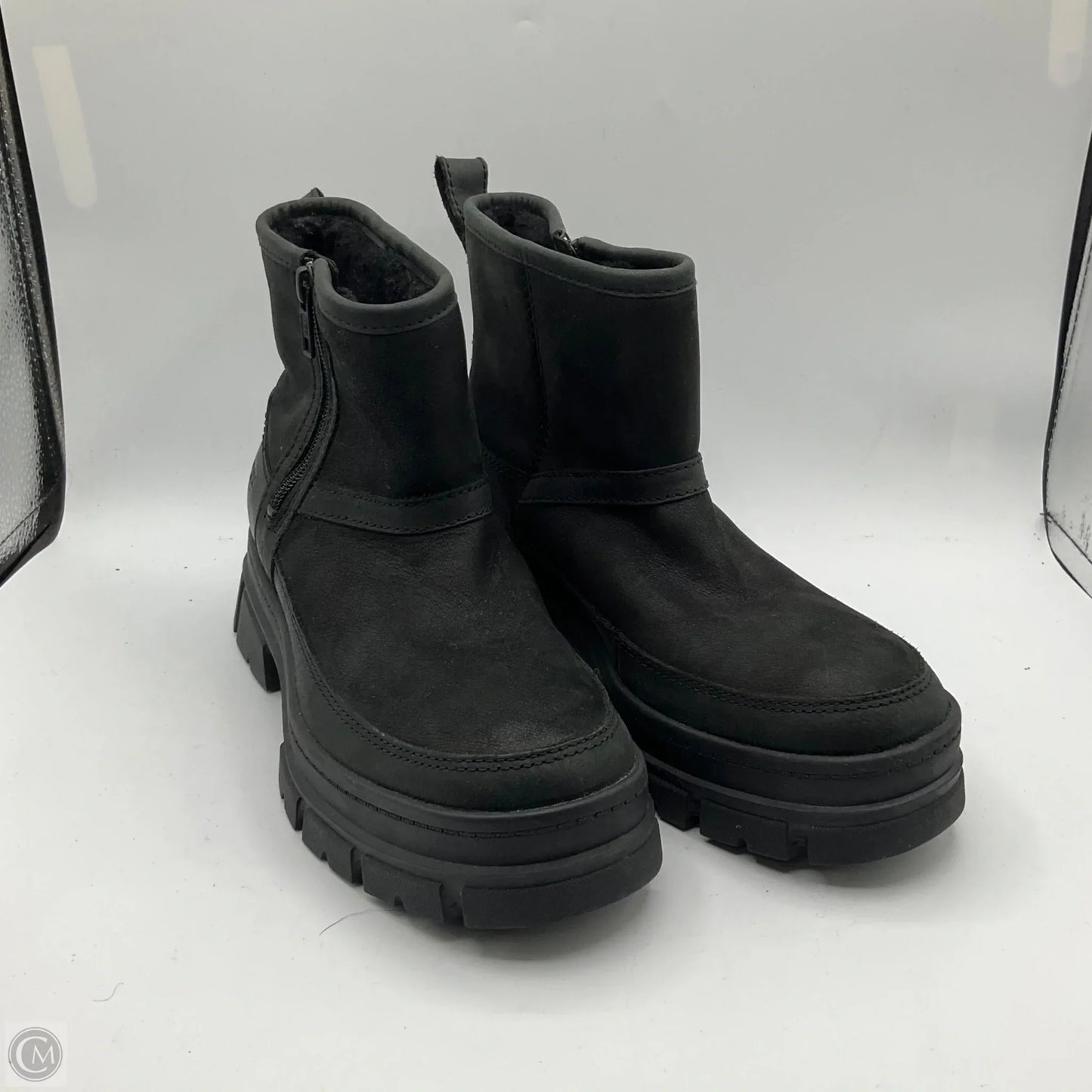 Boots Designer By Ugg In Black, Size: 6
