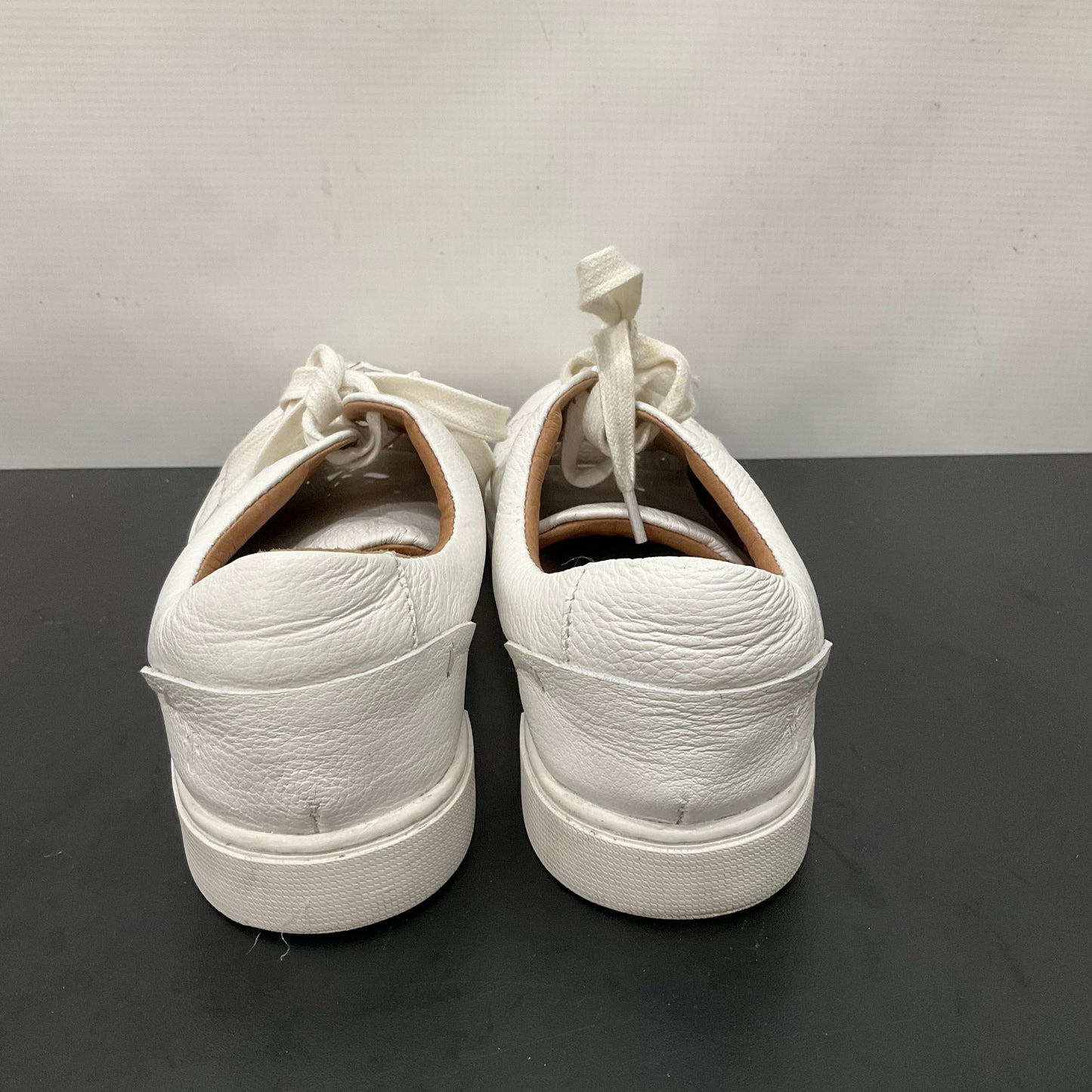 White Shoes Sneakers Frye, Size 8