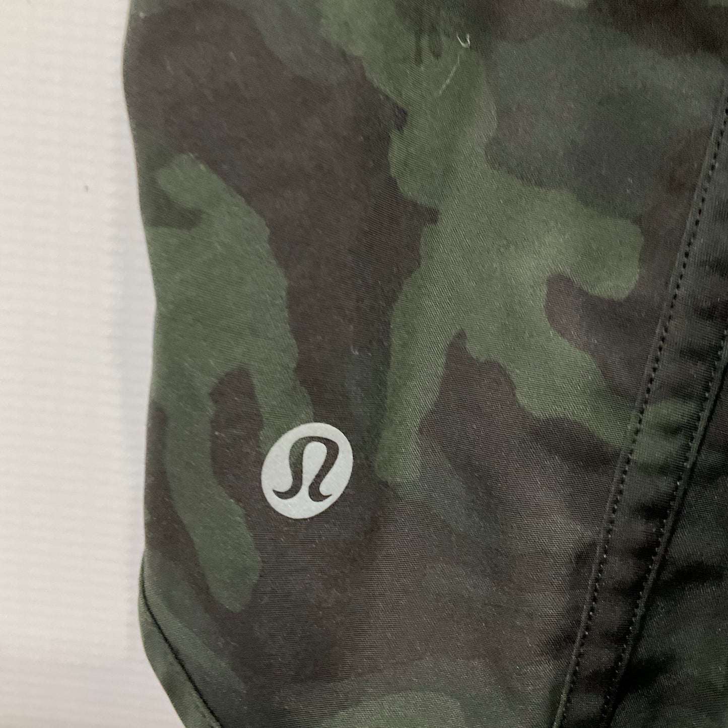 Athletic Shorts By Lululemon In Camouflage Print, Size: 6